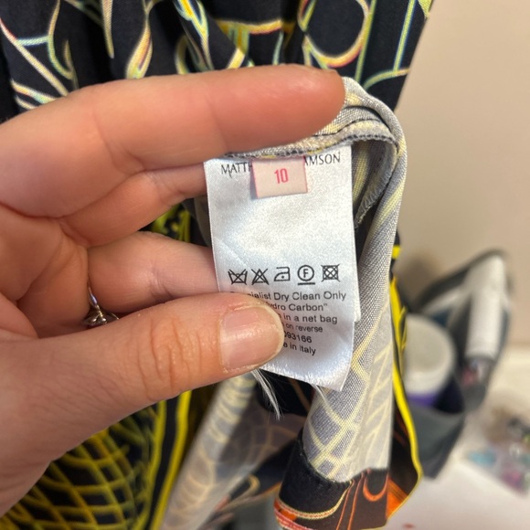 Matthew Williamson 100% Silk Multicolor Print Dress w/ Beaded Cuffs – Size 10 - Picture 5 of 5